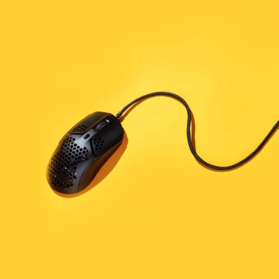 Mouse com fio HyperX Pulsefire Haste HMSH1-A-BK/G RGB 16.000DPI - Preto