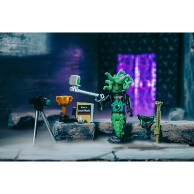 Roblox Social Medusa Influencer With Selfie Stick - Cód 2219
